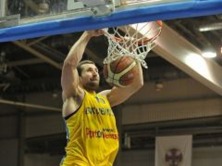 "Ventspils" uzvar Liepājā un sērijā panāk 1-1