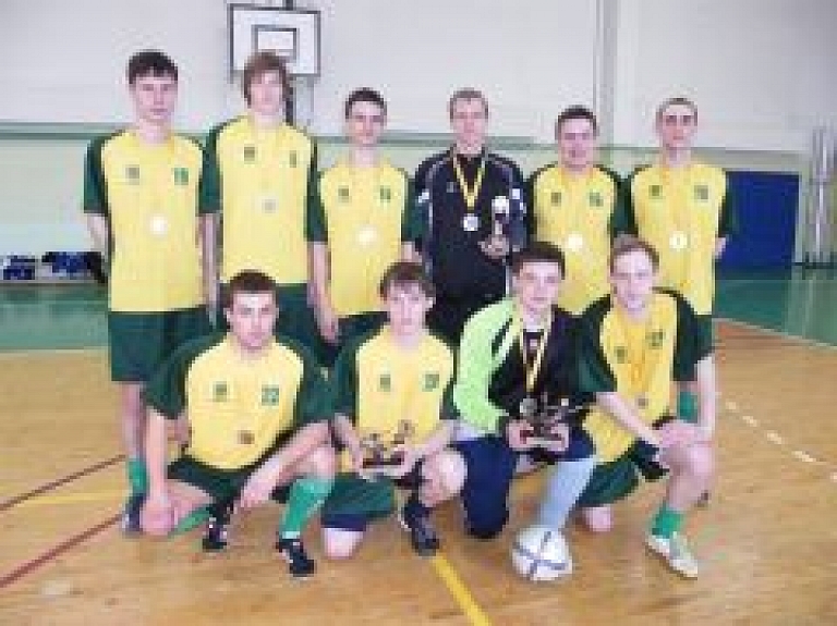 Maltas futbolisti cīnīsies par iekļūšanu finālā