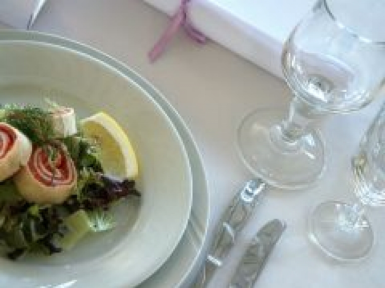 Slepens pop-up pikniks Rīgā pulcē vairāk kā 500 viesus