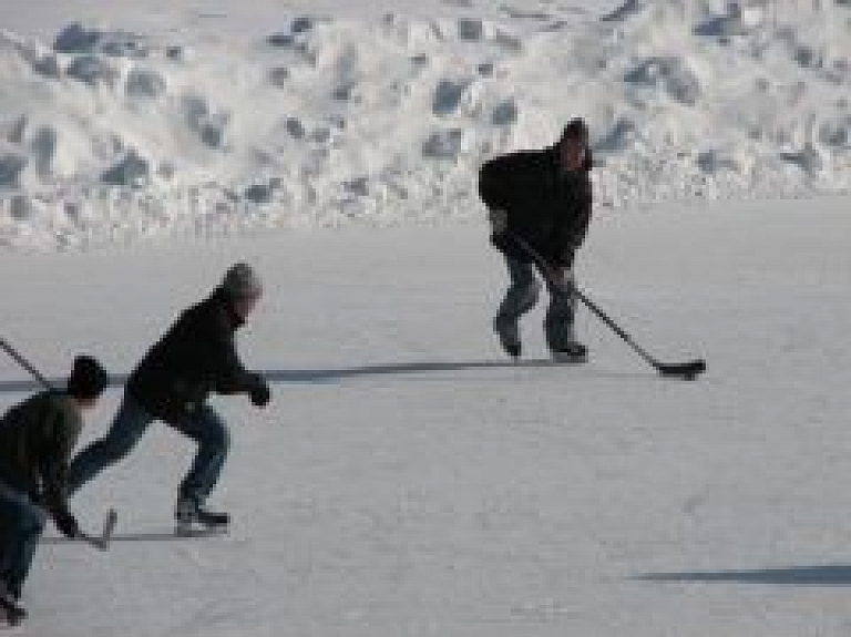 Rēzeknes novada iedzīvotājus aicina pieteikties hokeja sacensībām