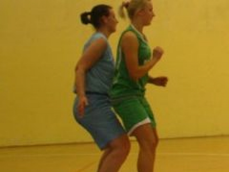 Rēzeknes basketbolistes sezonas pirmo apli noslēdz ar uzvaru (galerija)