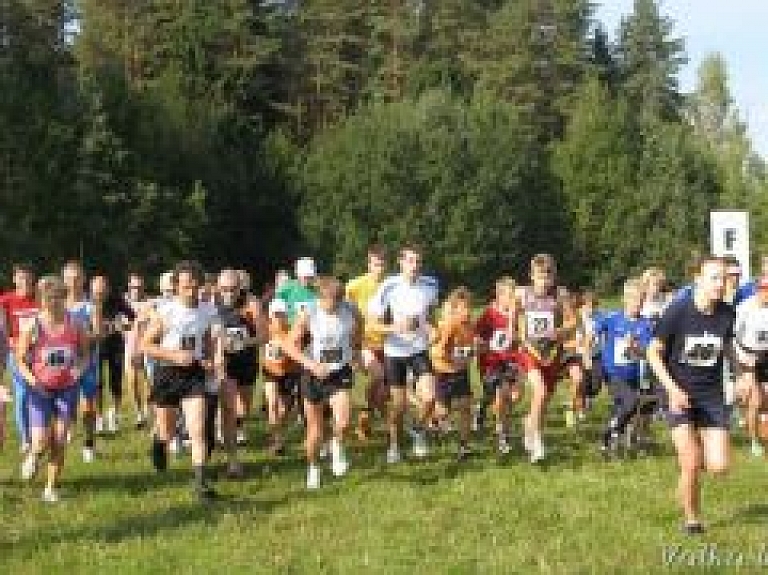 Valkas novadā notiks skrējiens "Apkārt Zāģezeram"