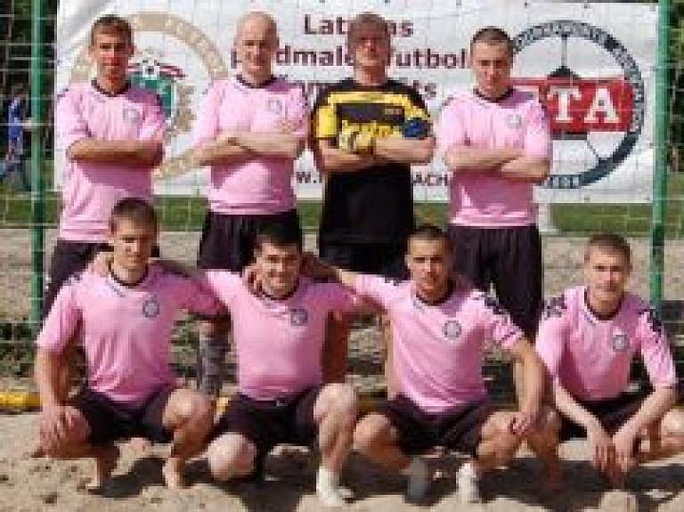 FK "Honda" neiegūst Latvijas kausu pludmales futbolā