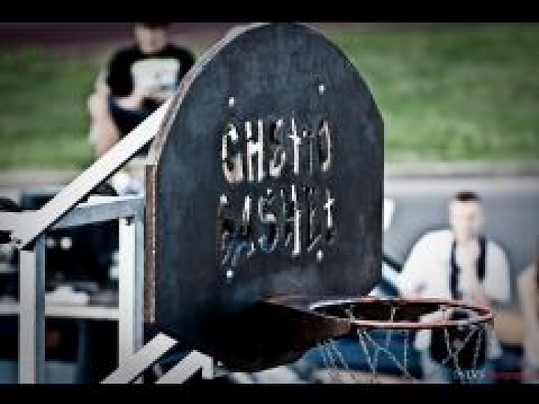 "Ghetto Basket - Ventspils" trešajā posmā uzvar komanda "Mazais" no Rīgas