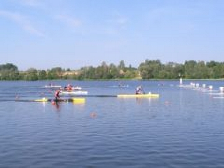 Ventspils airētāji veiksmīgi startē Latvijas čempionātā junioriem smaiļošanā un kanoe airēšanā
