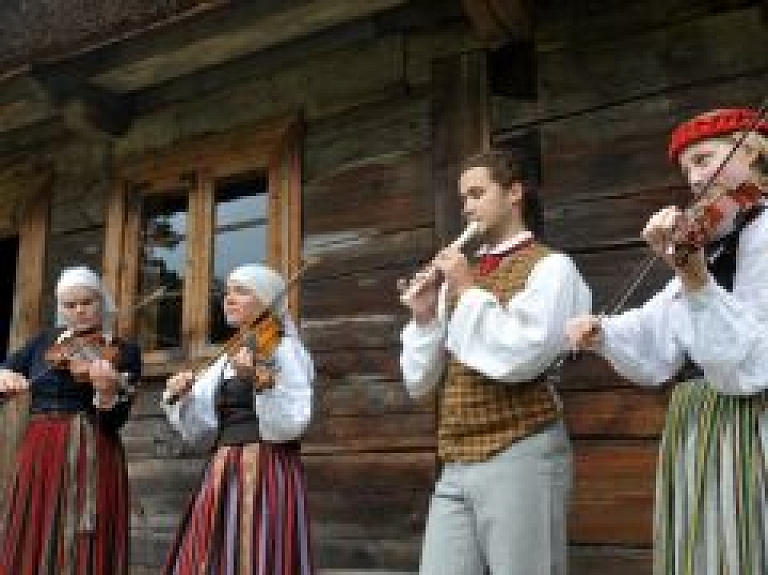 Nākamnedēļ Rundāles novadā notiks Mežotnes pilskalna svētki