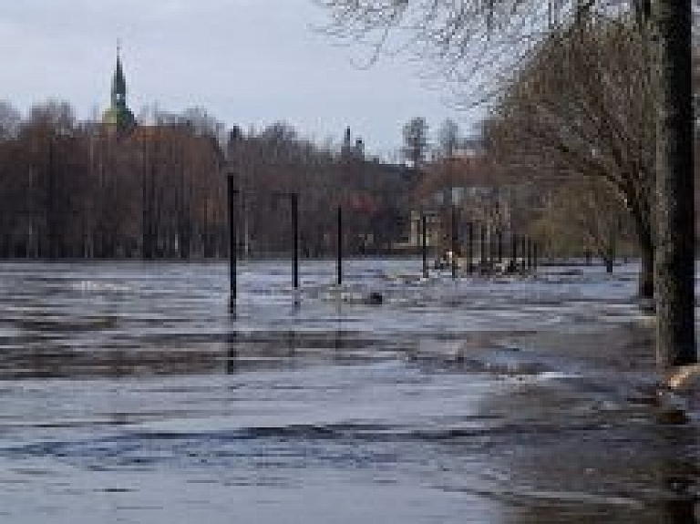 Pašvaldība iedzīvotājus brīdina par iespējamu teritoriju applūšanu