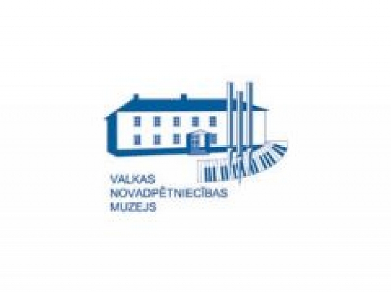 Atklās Valkas novada mākslinieku darbu 12.izstādi "Saruna ar sevi"