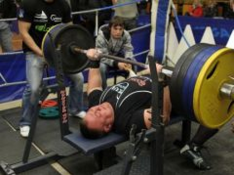 SK "FORTE IECAVA WPC" ugunskristības jeb paurliftings Iecavā uzņem apgriezienus (galerija)