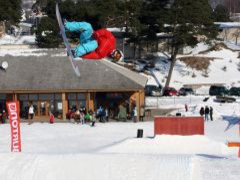 Ventspilī aizvadīts snovbordistu pasākums "Burton Baltic Rookie Challenge 2011"