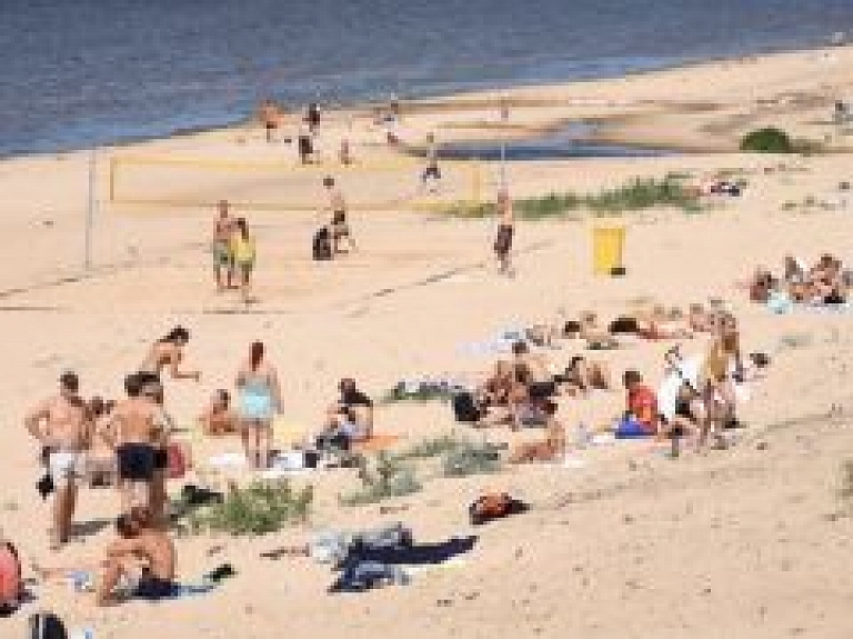 Peldētājs gūst traumu sadursmē ar veikborda dēli