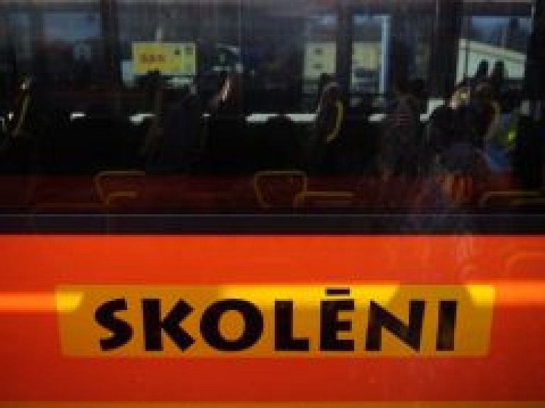 Siguldas novada skolēni saņem autobusu