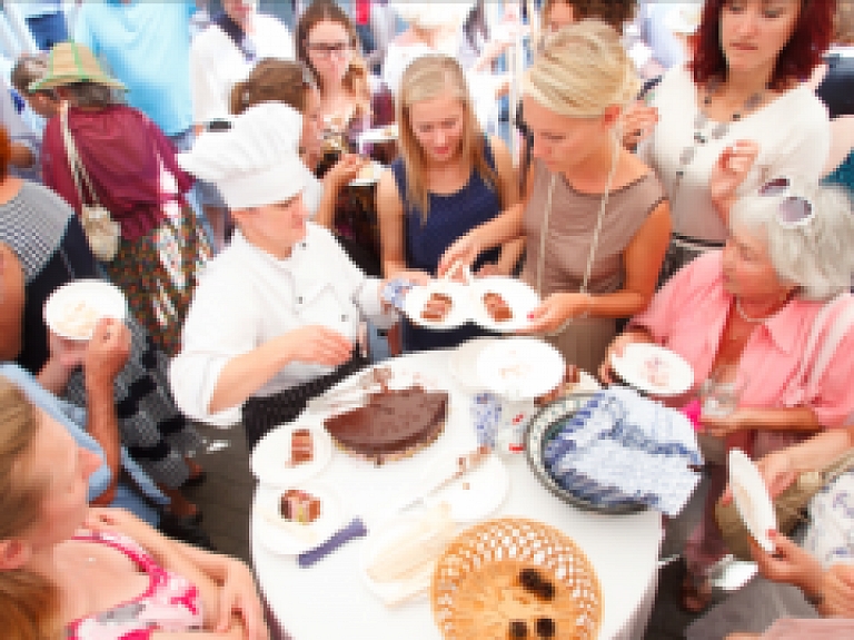 Par godu Rīgas pilsētas svētkiem izvēlēta Rīgas kūkas garša