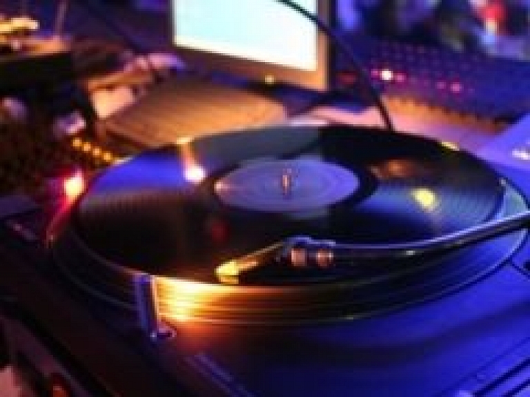 Oktobrī klubā "Tonuss" uzstāsies DJ Ai-va un DJ Rudd