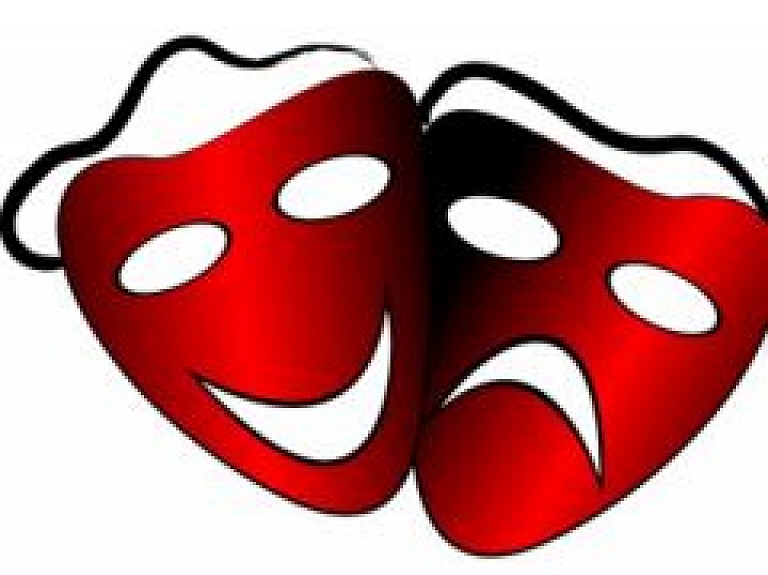 Rīgā Baltās nakts ietvaros Nacionālajā teātrī "Pilna istaba"