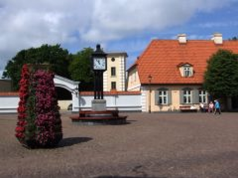 Valsts prezidents ar kundzi viesosies Ventspils pilsētas svētkos