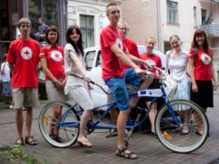 Rīt Rožu laukumā notiks velotūres "Ieminies par iecietību 2010" pasākums