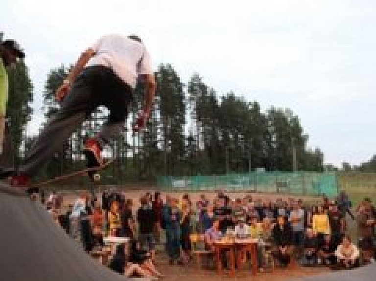 Fonofest piedāvā skeitborda sacensības - oficiāli