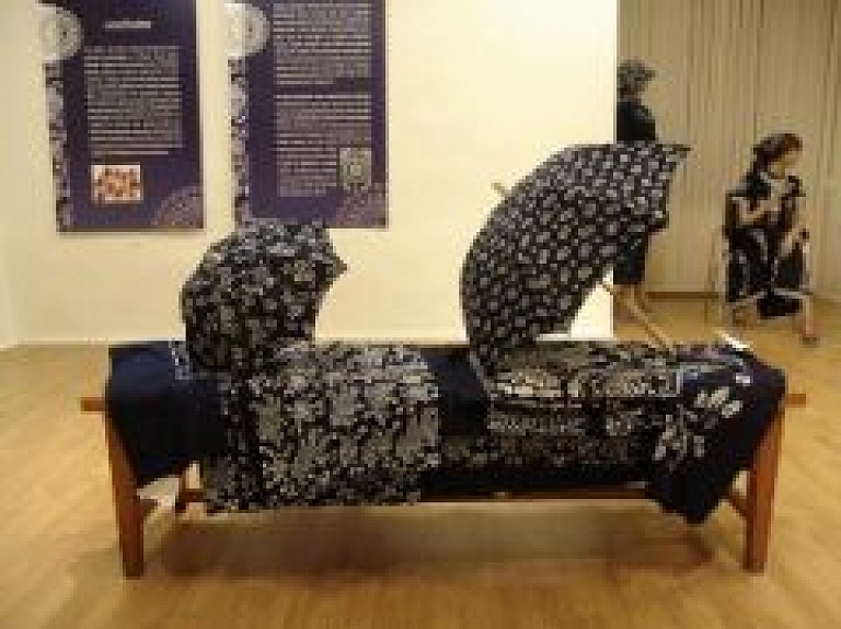 Cēsu Izstāžu namā būs skatāma Ķīnas tradicionālās batikas mākslas izstāde "Bandhnu"