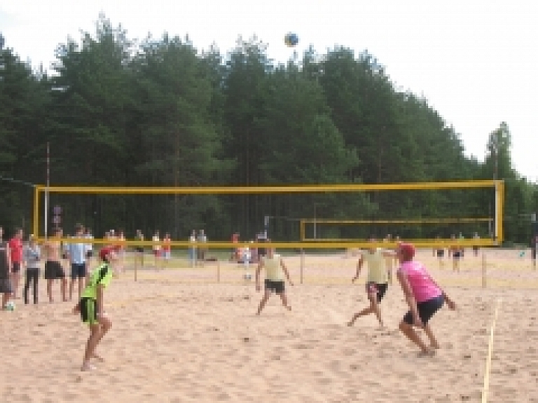 Aicina cēsniekus elektroniski pieteikties Valmieras pludmales volejbola čempionātam 2010