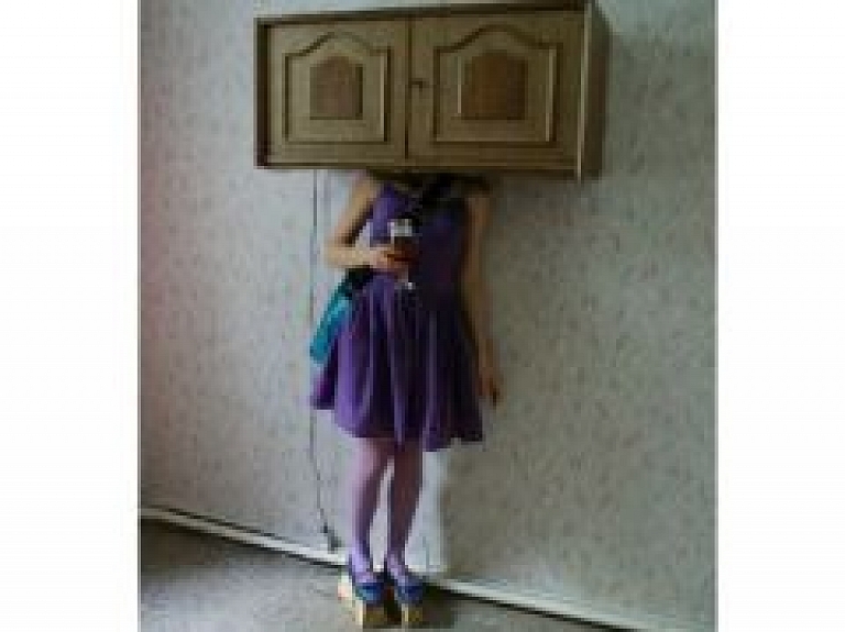 Vēl tikai šonedēļ skatāma izstāde "Izklausās pēc mākslas"