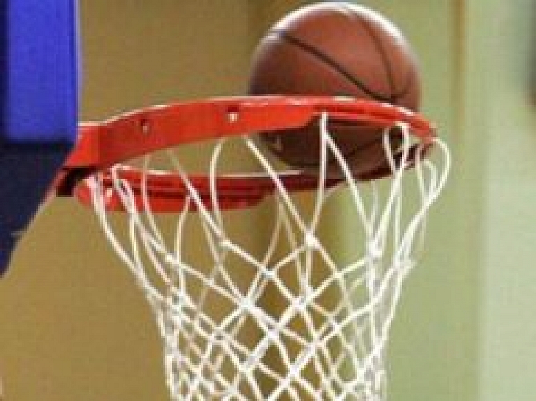Šodien Cēsīs Baltijas valstu parlamentārieši mērosies spēkiem basketbolā
