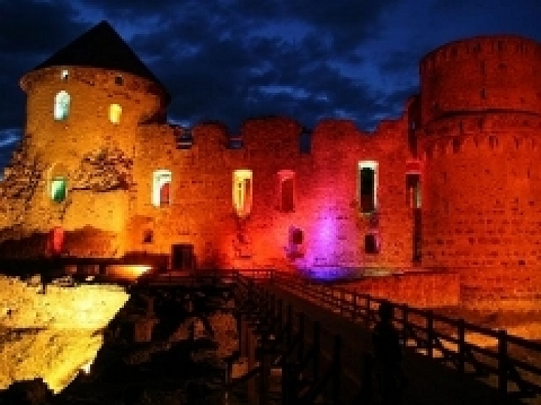 Izdzīvosim vēsturi Muzeju naktī un viduslaiku svētkos - maijā Cēsu pils kompleksā