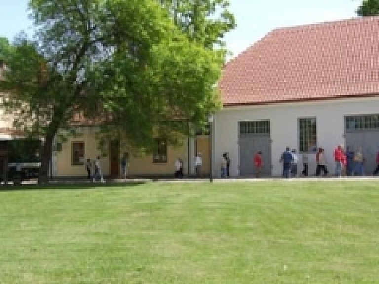 Šodien Cēsu Izstāžu namā Ilonas Būveres filma "Versija Vera"