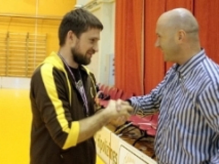 Latvijas florbola U-19 meiteņu izlasei treniņnometne