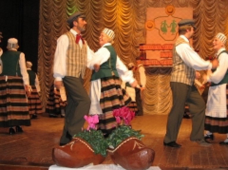 Šodien notiek Starptautiskais senioru deju festivāls "Kam nav 100, tas var!"