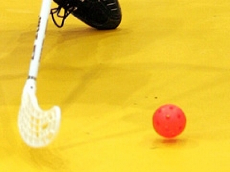 Florbola čempionātā turpinās pusfināli