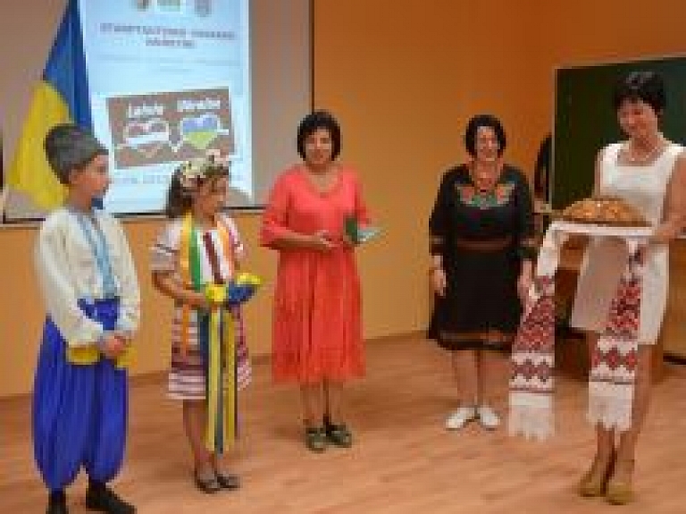 Svinīgi tiek atklāta Ukrainas bērnu nometne Jēkabpilī