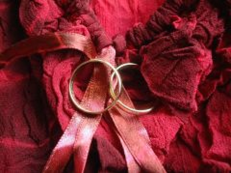 Rīgas svētkos sveiks Zelta kāzu jubilārus