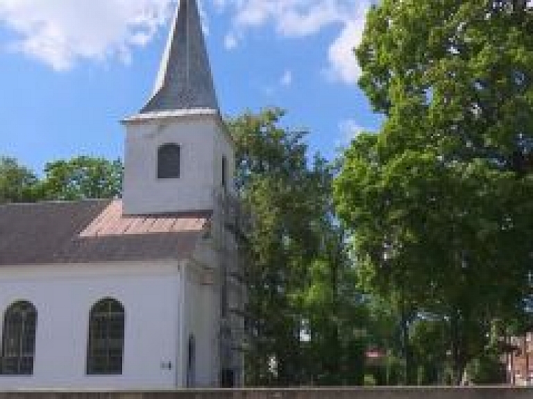 Vidusdaugavas TV: Turpinās Jēkabpils luterāņu baznīcas remonts