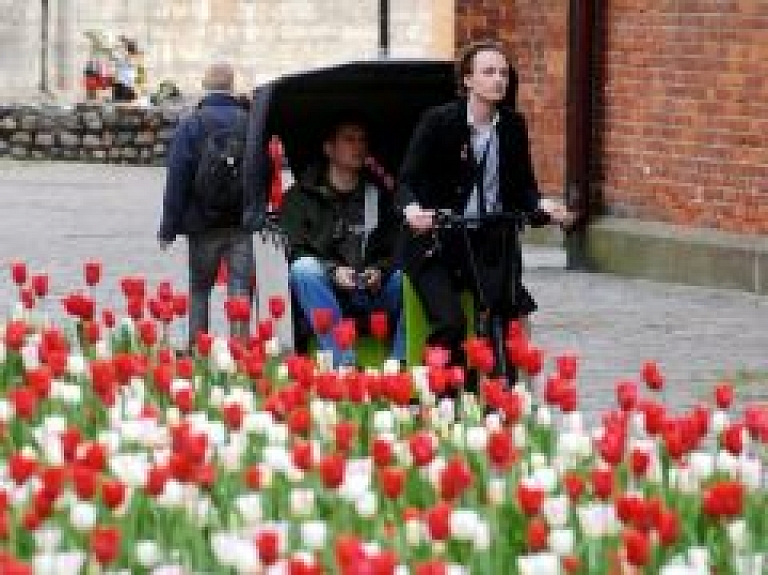 Pēc pašvaldības policijas ieteikuma sakārtos velorikšu darbību