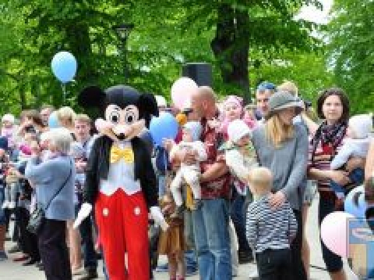 Bērnu svētki Carnikavas parkā