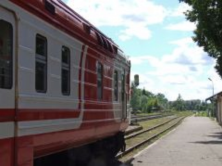 Izmaiņas Saulkrastu un Skultes virziena dažu vilcienu kustībā