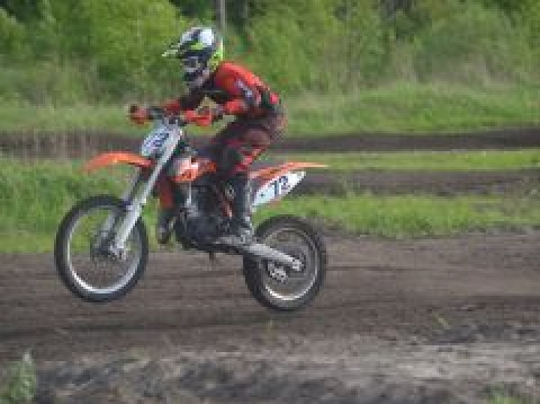 Jaunais motobraucējs Alens Taškāns: man patīk motokross.