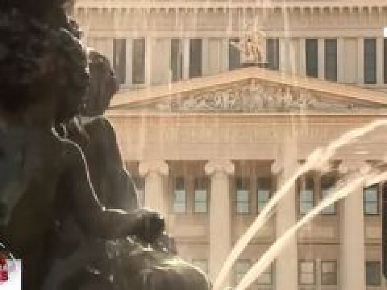 Baltā nama spožums un posts