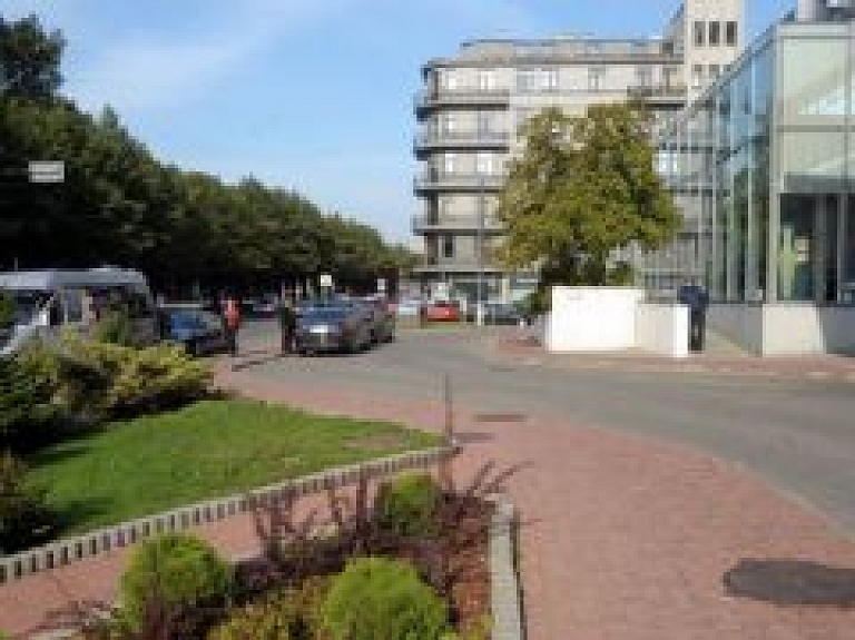 Degoša kafijas automāta dēļ evakuēta viesnīca "Raddison Blu Latvija"