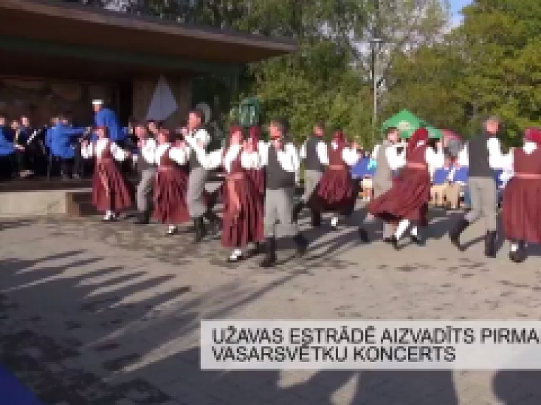 Latgales Reģionālā TV: Užavas estrādē aizvadīts pirmais vasarsvētku koncerts