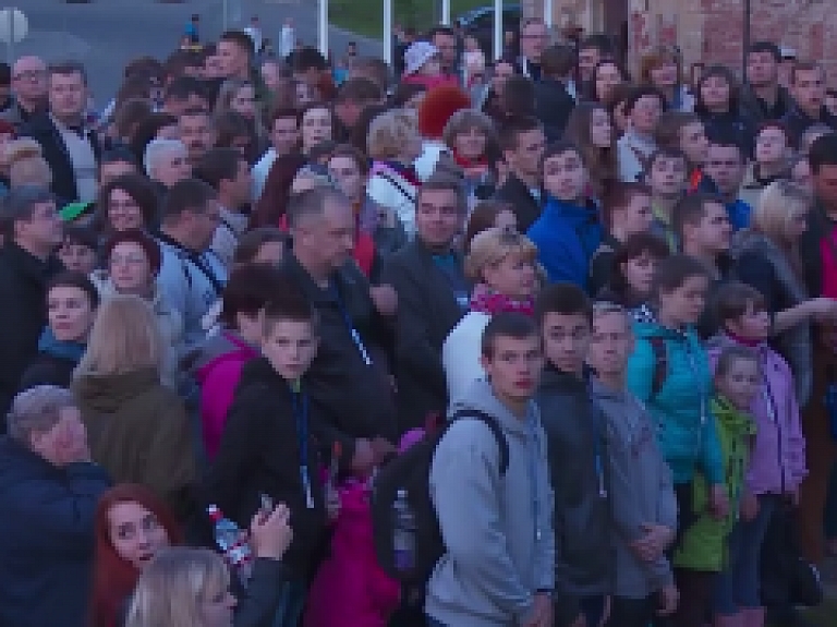 Latgales Reģionālā TV: Mākslu Daugavpils cietoksnī dodas baudīt naktī