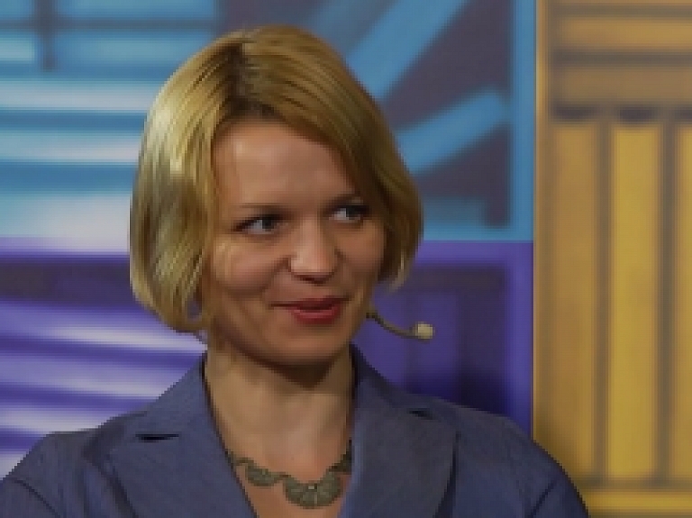 Riga TV24: Par Eiropraidu, politiķu meliem un maksāšanu par labām sekmēm skolā