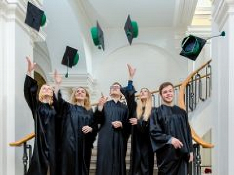 LLU absolvente no Ādažiem saņems "sarkano diplomu"