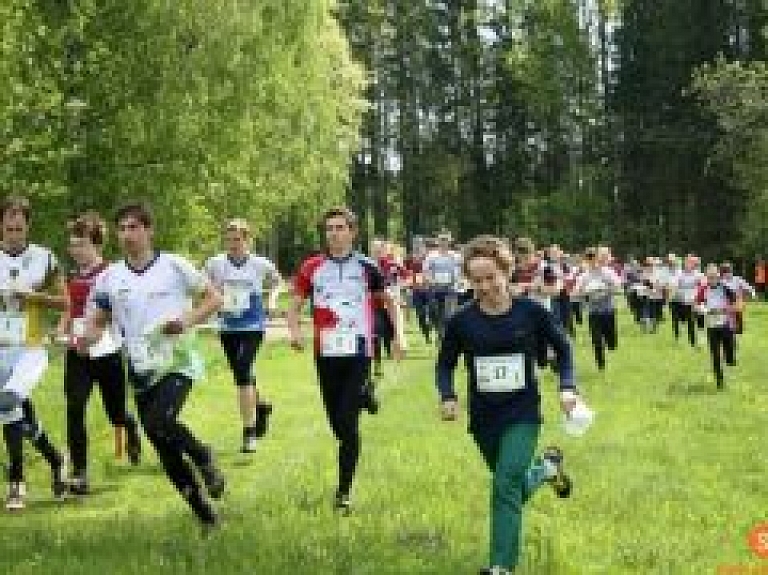 "A2 stafetēs" uzvar "Ozons" un "Meridiāns"
