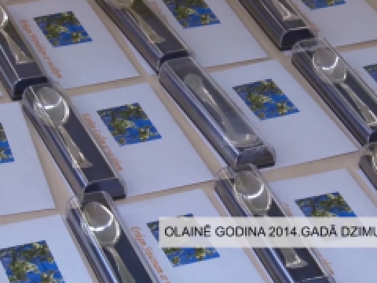 Latgales Reģionālā TV: Olainē godināti 2014.gadā jaundzimušie