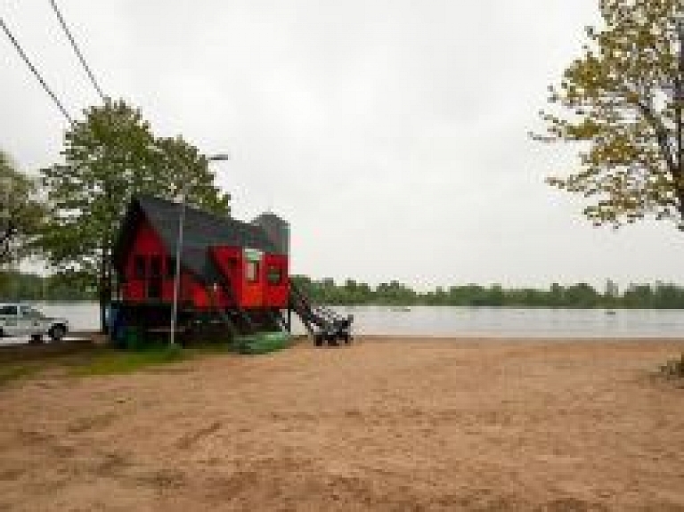 Lucavsalas atpūtas vieta ir gatava vasaras sezonai