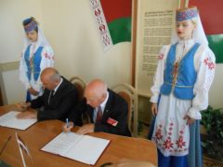 Dome paraksta sadarbības līgumu ar Baltkrieviju