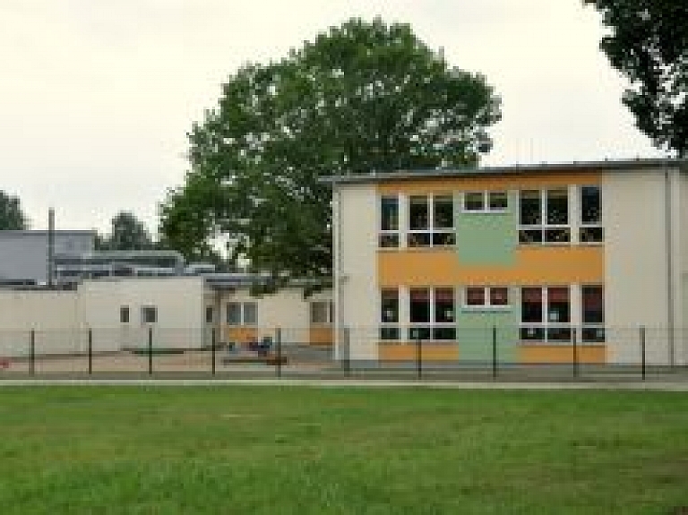 "Riekstiņā" pirmsskolas skolotāja un skolotāja palīga vakances