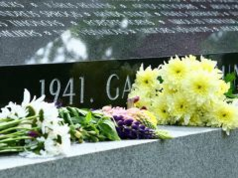 Ādažnieki piemin 1941.gada 14.jūnijā izsūtītos